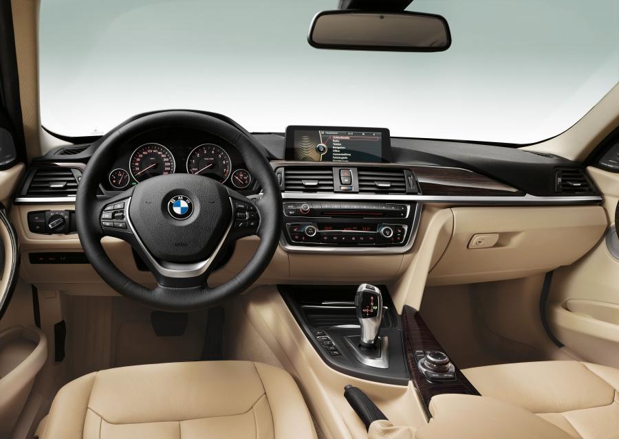  BMW 3-Series luxury Line 2011 года  (фото 10 из 25)